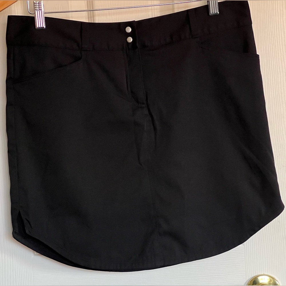 Adidas Women’s Black Skirt/Skort Golf Pickleball Activewear EUC Size 10